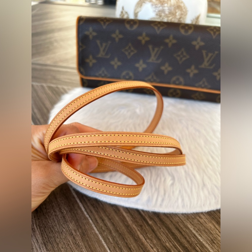 Twin Pochette GM in Monogram #3 - Picture 15 of 16